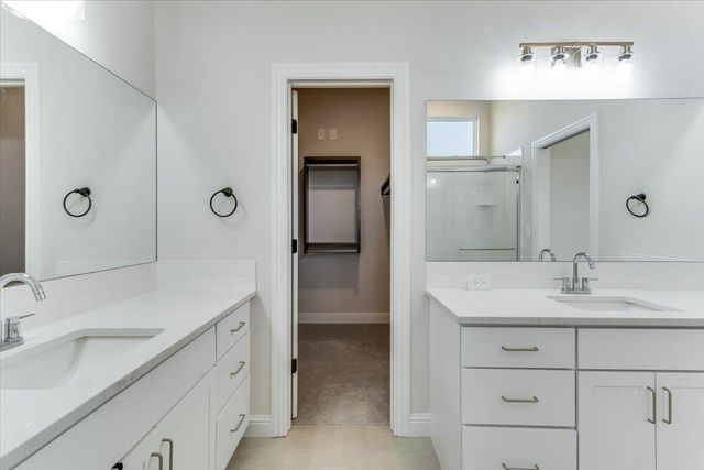 1425 W Cozy Hollow St, Goddard, KS 67052