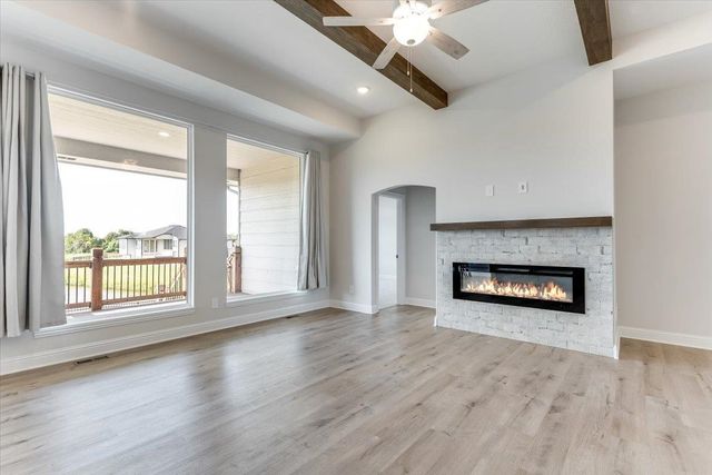 1425 W Cozy Hollow St, Goddard, KS 67052