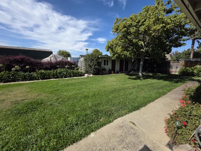 30 Hebert Road, Salinas, CA 93906