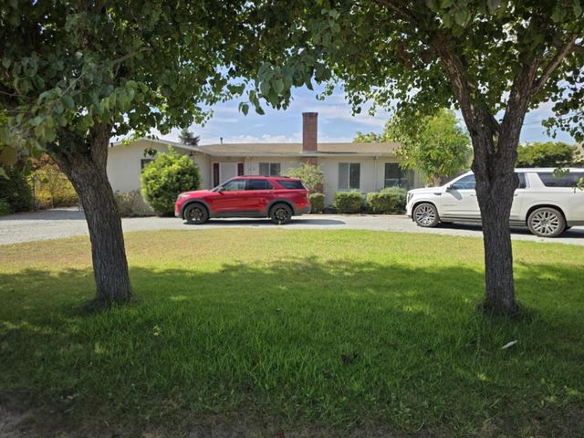 30 Hebert Road, Salinas, CA 93906