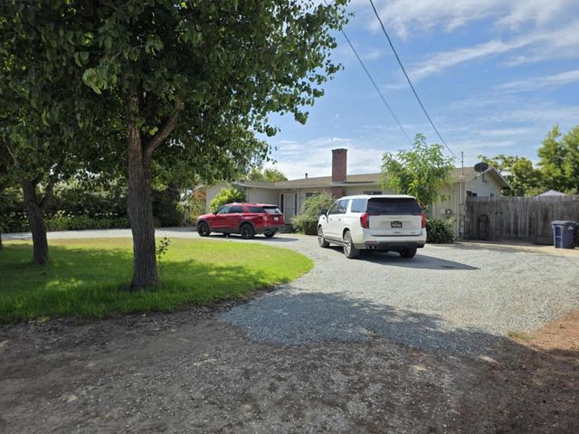 30 Hebert Road, Salinas, CA 93906