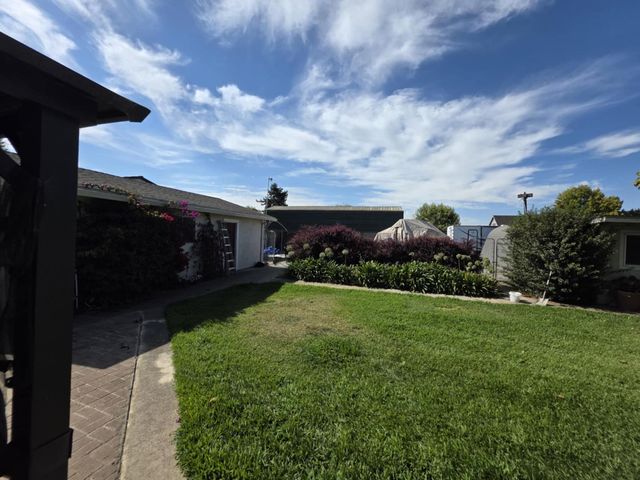 30 Hebert Road, Salinas, CA 93906