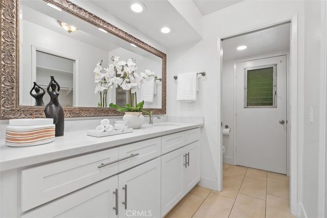 9001 Oceanwood Drive, Huntington Beach, CA 92646