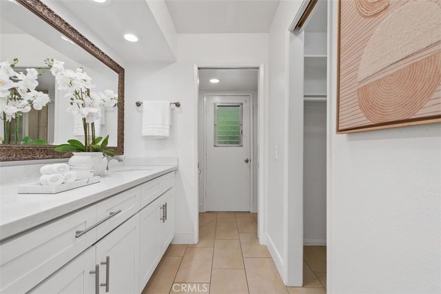 9001 Oceanwood Drive, Huntington Beach, CA 92646