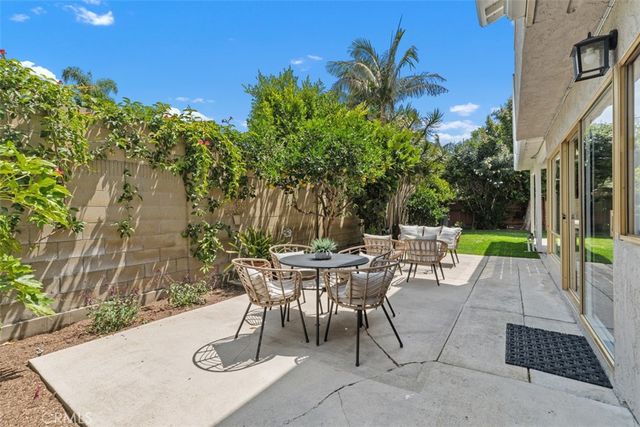 9001 Oceanwood Drive, Huntington Beach, CA 92646