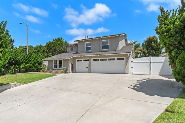 9001 Oceanwood Drive, Huntington Beach, CA 92646
