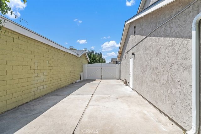9001 Oceanwood Drive, Huntington Beach, CA 92646