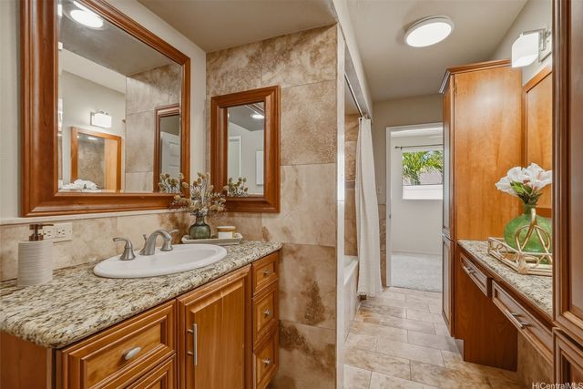 7081 Kalanianaole Highway, Honolulu, HI 96825
