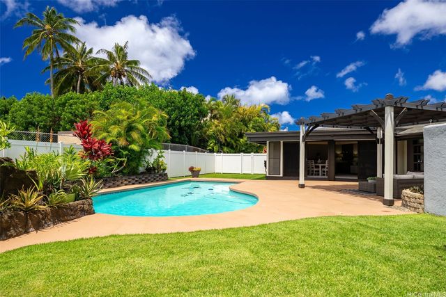 7081 Kalanianaole Highway, Honolulu, HI 96825