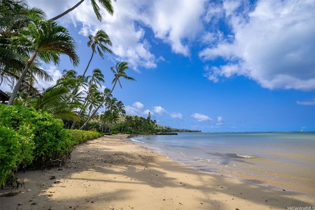7081 Kalanianaole Highway, Honolulu, HI 96825