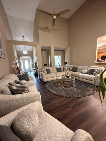 1008 Elaine Court, Mcdonough, GA 30252