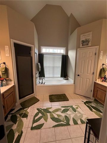 1008 Elaine Court, Mcdonough, GA 30252