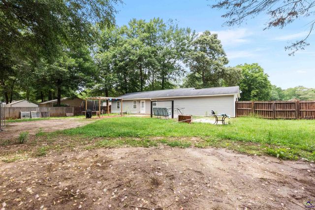 315 Woods Trail, Perry, GA 31069