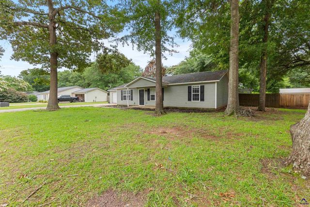 315 Woods Trail, Perry, GA 31069