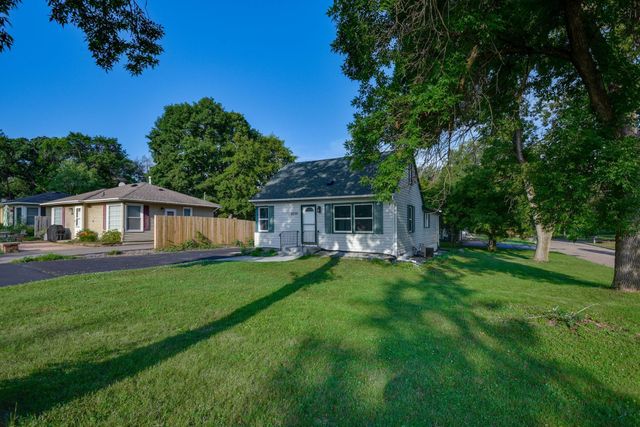 2775 Larch Lane N, Plymouth, MN 55441