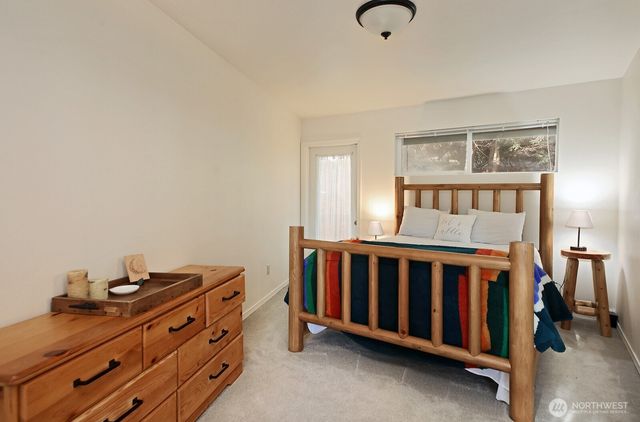 1015 Honeymoon Lake Drive, Greenbank, WA 98253