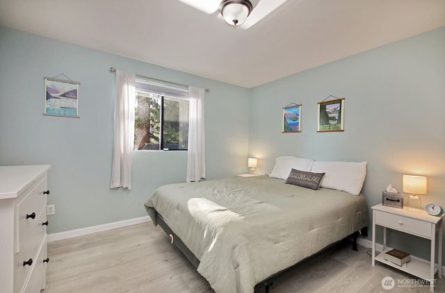 1015 Honeymoon Lake Drive, Greenbank, WA 98253