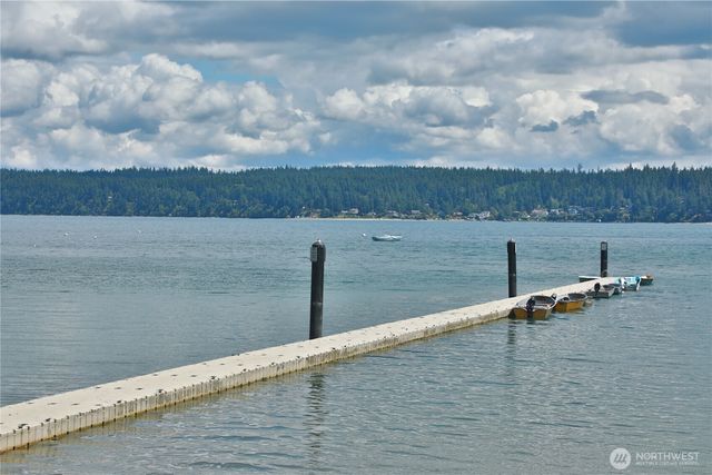 1015 Honeymoon Lake Drive, Greenbank, WA 98253