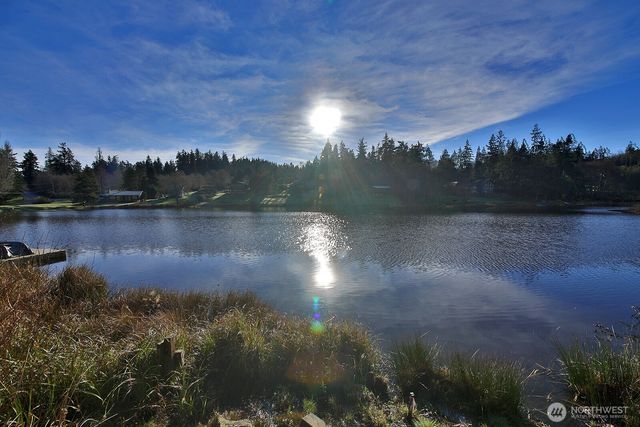 1015 Honeymoon Lake Drive, Greenbank, WA 98253