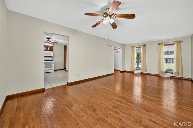 3020 Mockingbird Drive, St Charles, MO 63301
