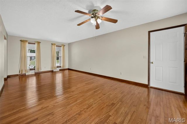 3020 Mockingbird Drive, St Charles, MO 63301
