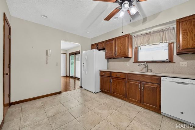 3020 Mockingbird Drive, St Charles, MO 63301