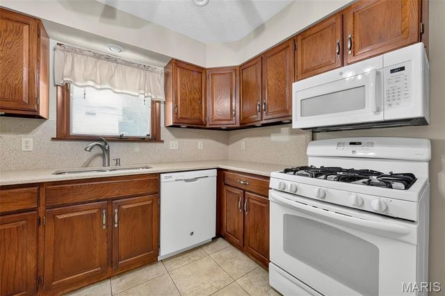 3020 Mockingbird Drive, St Charles, MO 63301