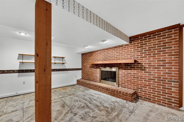 3020 Mockingbird Drive, St Charles, MO 63301