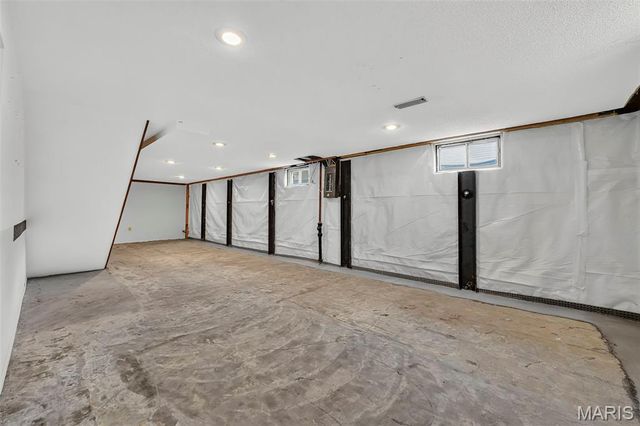 3020 Mockingbird Drive, St Charles, MO 63301