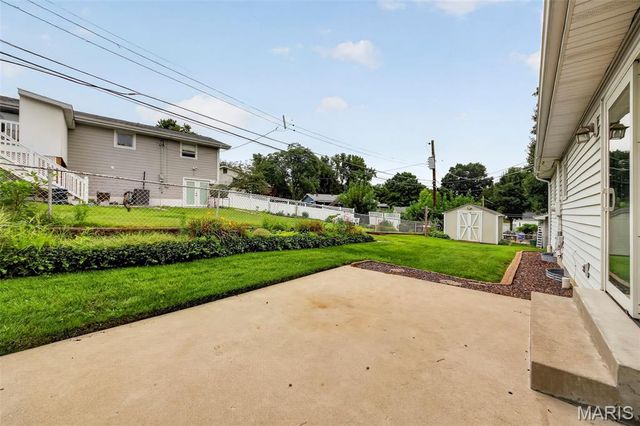 3020 Mockingbird Drive, St Charles, MO 63301