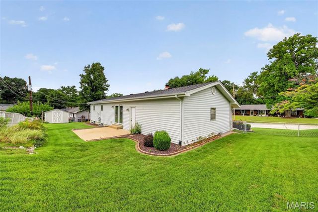 3020 Mockingbird Drive, St Charles, MO 63301