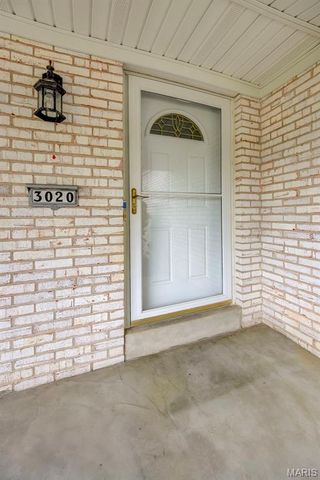 3020 Mockingbird Drive, St Charles, MO 63301