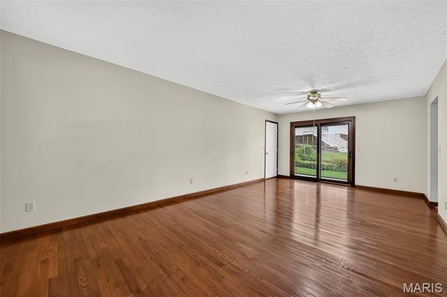 3020 Mockingbird Drive, St Charles, MO 63301