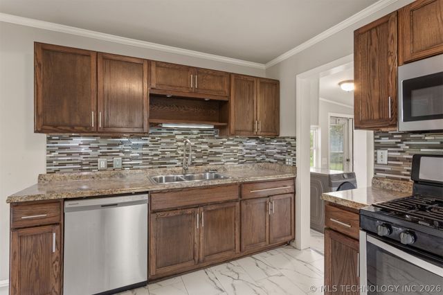 605 W Walnut Street, Collinsville, OK 74021