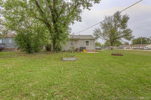 605 W Walnut Street, Collinsville, OK 74021
