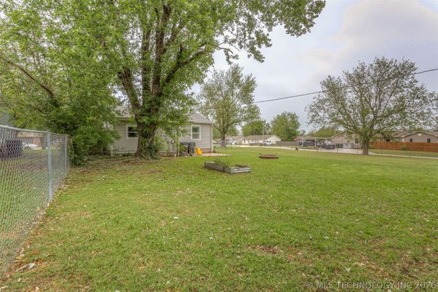 605 W Walnut Street, Collinsville, OK 74021