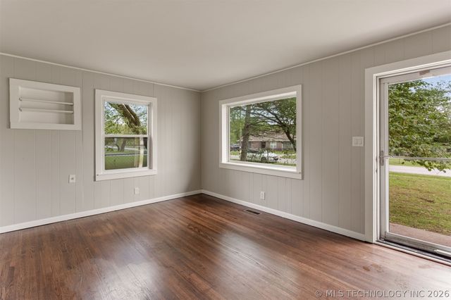 605 W Walnut Street, Collinsville, OK 74021