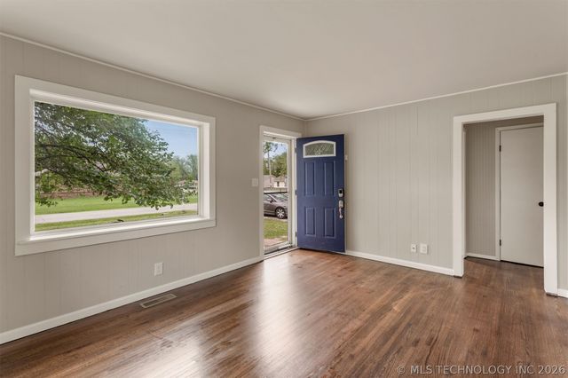 605 W Walnut Street, Collinsville, OK 74021