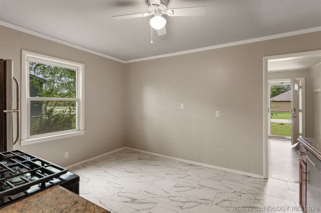 605 W Walnut Street, Collinsville, OK 74021
