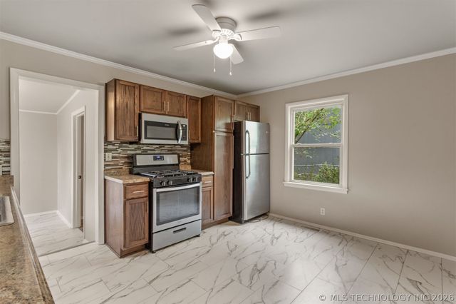 605 W Walnut Street, Collinsville, OK 74021
