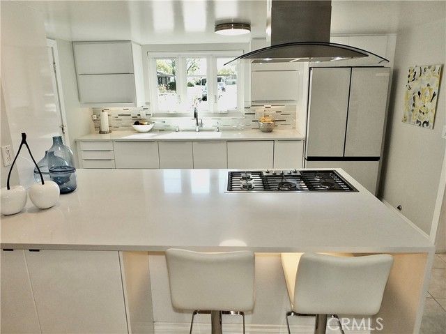 250 Bucknell Rd, Costa Mesa, CA 92626