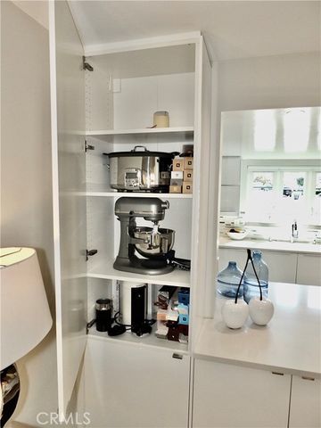 250 Bucknell Rd, Costa Mesa, CA 92626