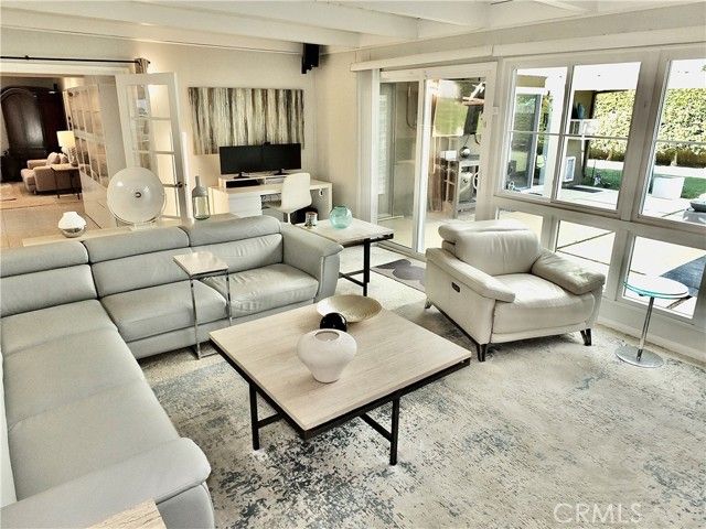 250 Bucknell Rd, Costa Mesa, CA 92626