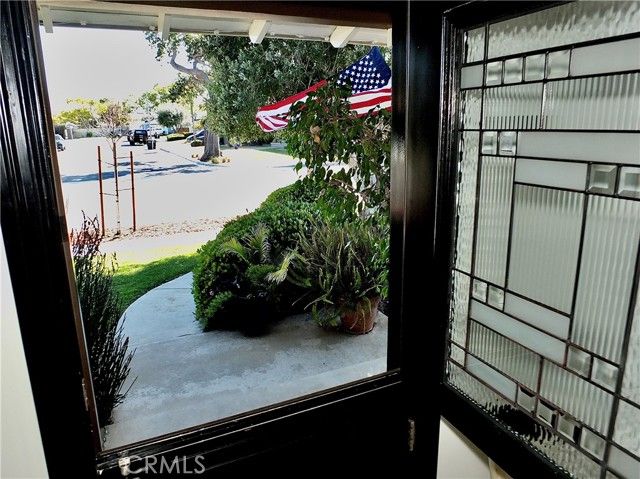 250 Bucknell Rd, Costa Mesa, CA 92626