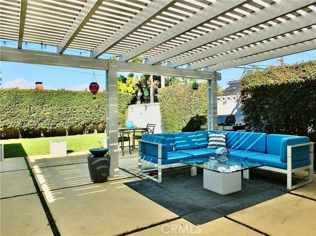 250 Bucknell Rd, Costa Mesa, CA 92626