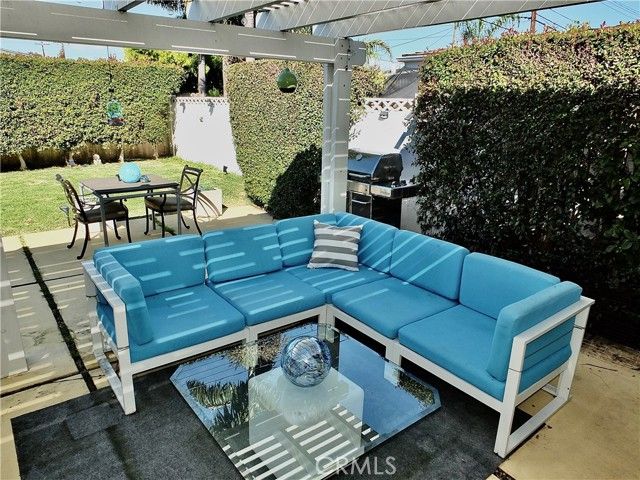 250 Bucknell Rd, Costa Mesa, CA 92626