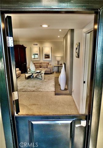 250 Bucknell Rd, Costa Mesa, CA 92626