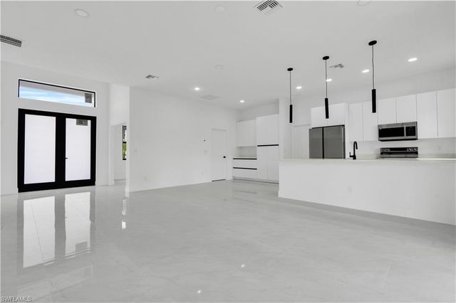 2607 45th st W, Lehigh Acres, FL 33971