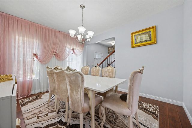 7122 Bluestream Drive, Tipp City, OH 45371