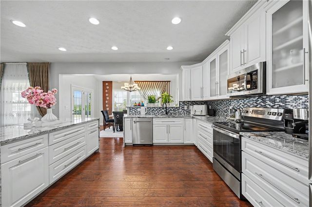 7122 Bluestream Drive, Tipp City, OH 45371
